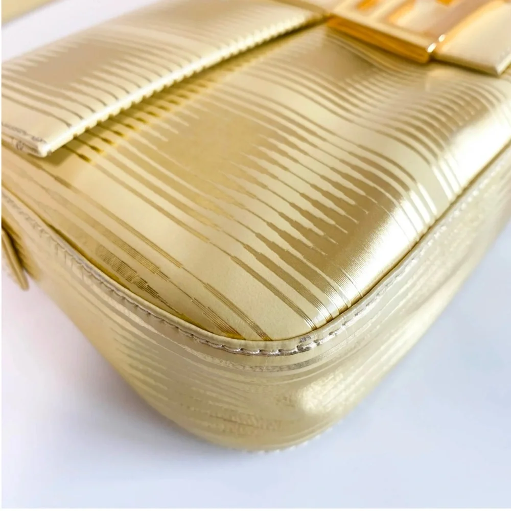 Auth RARE Fendi Metallic Gold Baguette LIMITED EDITION vintage Shoulder Bag - Picture 8 of 10